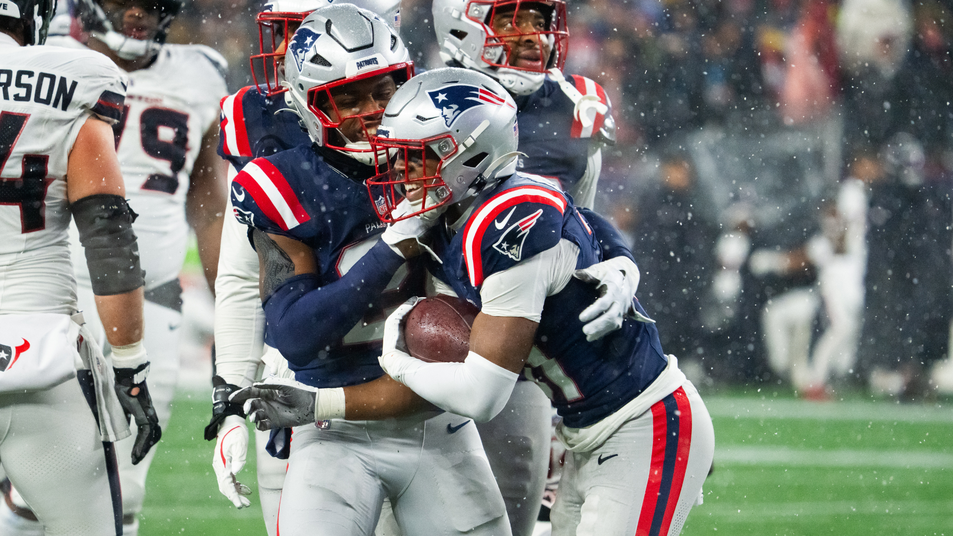 Back in California for Super Bowl LX with Patriots, Jaylinn Hawkins and Craig Woodson share their favorite Bay Area eats